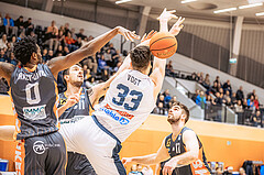 Basketball, Win2Day Superliga 2022/23, Grunddurchgang 13.Runde, Vienna Timberwolves, BK IMMOunited Dukes, Kevin Bracy-Davies (0), Benjamin Blazevic (11), Chris Vogt (33)