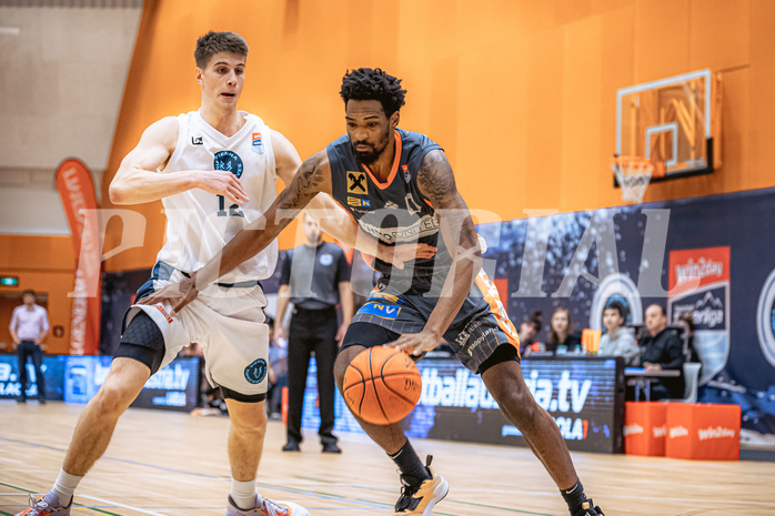 Basketball, Win2Day Superliga 2022/23, Grunddurchgang 13.Runde, Vienna Timberwolves, BK IMMOunited Dukes, Jakob Lohr (12), Kevin Bracy-Davies (0)