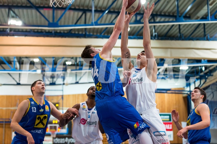 Basketball, ABL 2016/17, CUP VF, Oberwart Gunners, UBSC Graz, Benjamin Blazevic (12), Steffen Leitgeb (14)
