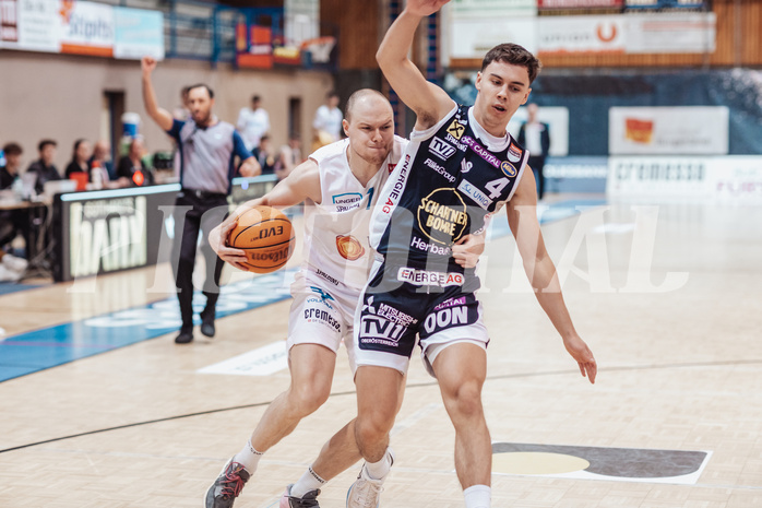 Basketball, Basketball Superliga 2023/24 , VF 2, Oberwart Gunners, Gmunden Swans, Sebastian Kaeferle (7), Vuk Zivanovic (4)