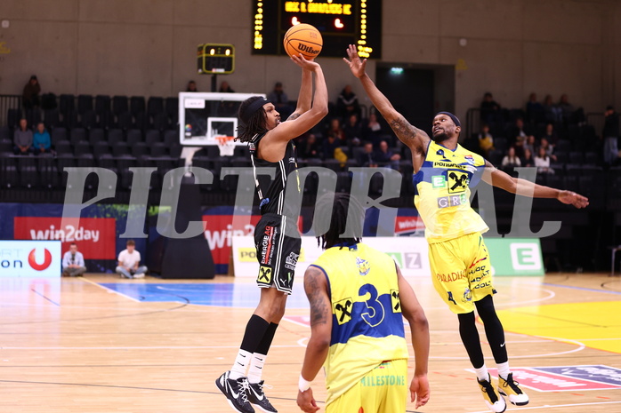 23.04.2024, Graz, Raiffeisen Sportpark Graz, Basketball Superliga 2023/24, Playoffs, Viertelfinale, Spiel 2, UBSC Raiffeisen Graz - Raiffeisen Flyers Wels 