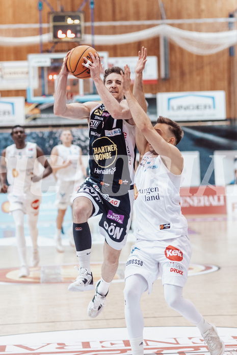 Basketball, Basketball Superliga 2023/24 , VF 2, Oberwart Gunners, Gmunden Swans, Benedikt Guettl (7), Jonathan Knessl (12)
