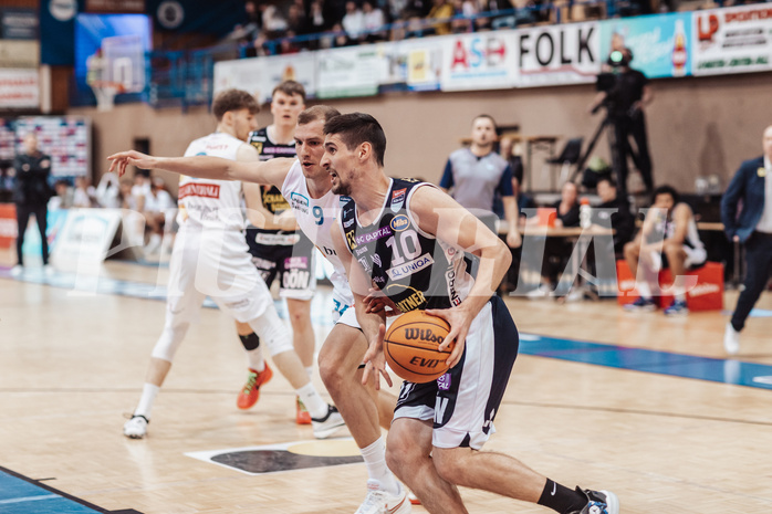 Basketball, Basketball Superliga 2023/24 , VF 2, Oberwart Gunners, Gmunden Swans, Edi Patekar (9), Toni Blazan (10)