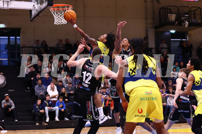 23.04.2024, Graz, Raiffeisen Sportpark Graz, Basketball Superliga 2023/24, Playoffs, Viertelfinale, Spiel 2, UBSC Raiffeisen Graz - Raiffeisen Flyers Wels 