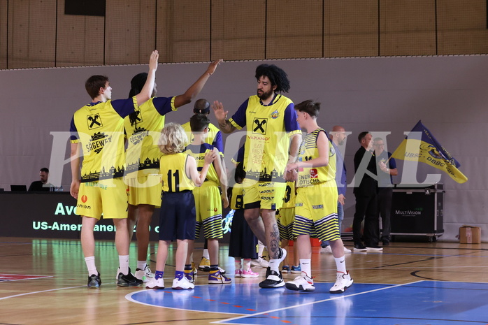 23.04.2024, Graz, Raiffeisen Sportpark Graz, Basketball Superliga 2023/24, Playoffs, Viertelfinale, Spiel 2, UBSC Raiffeisen Graz - Raiffeisen Flyers Wels 