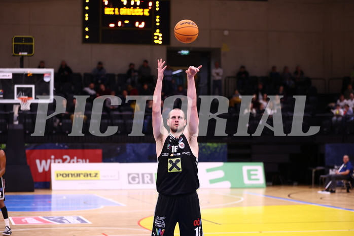 23.04.2024, Graz, Raiffeisen Sportpark Graz, Basketball Superliga 2023/24, Playoffs, Viertelfinale, Spiel 2, UBSC Raiffeisen Graz - Raiffeisen Flyers Wels 