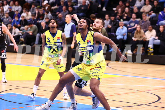 23.04.2024, Graz, Raiffeisen Sportpark Graz, Basketball Superliga 2023/24, Playoffs, Viertelfinale, Spiel 2, UBSC Raiffeisen Graz - Raiffeisen Flyers Wels 