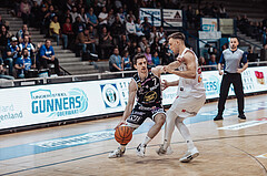 Basketball, Basketball Superliga 2023/24 , VF 2, Oberwart Gunners, Gmunden Swans, Benedikt Guettl (7), Edi Patekar (9)