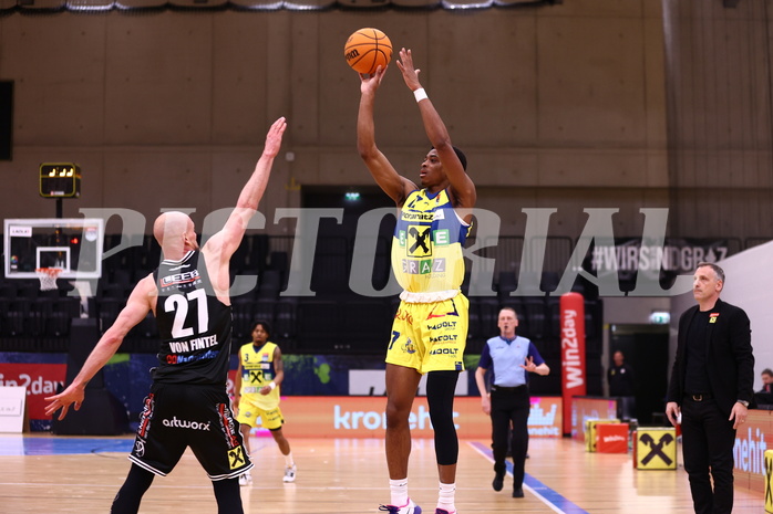 23.04.2024, Graz, Raiffeisen Sportpark Graz, Basketball Superliga 2023/24, Playoffs, Viertelfinale, Spiel 2, UBSC Raiffeisen Graz - Raiffeisen Flyers Wels 