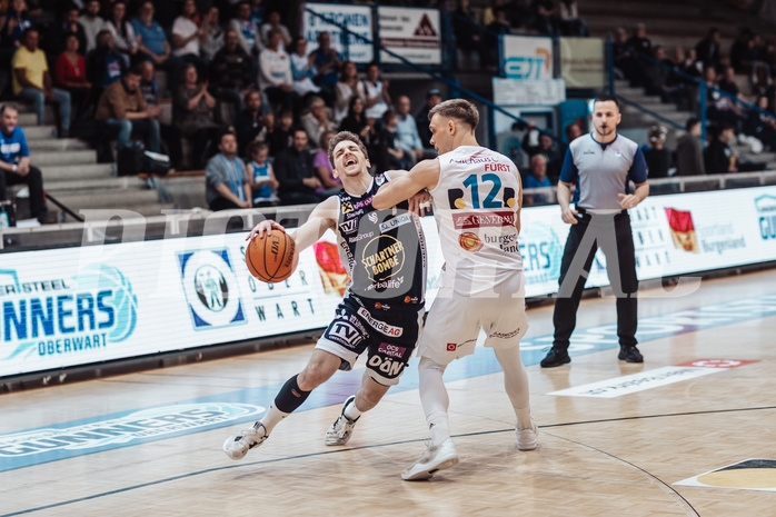 Basketball, Basketball Superliga 2023/24 , VF 2, Oberwart Gunners, Gmunden Swans, Benedikt Guettl (7), Edi Patekar (9)