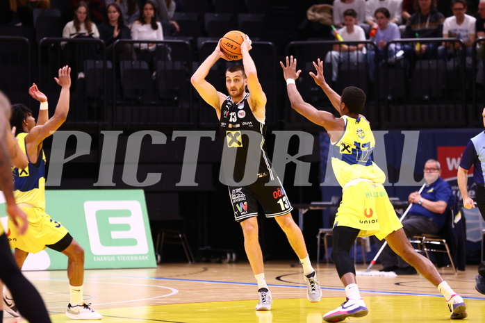 23.04.2024, Graz, Raiffeisen Sportpark Graz, Basketball Superliga 2023/24, Playoffs, Viertelfinale, Spiel 2, UBSC Raiffeisen Graz - Raiffeisen Flyers Wels 