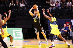 23.04.2024, Graz, Raiffeisen Sportpark Graz, Basketball Superliga 2023/24, Playoffs, Viertelfinale, Spiel 2, UBSC Raiffeisen Graz - Raiffeisen Flyers Wels 