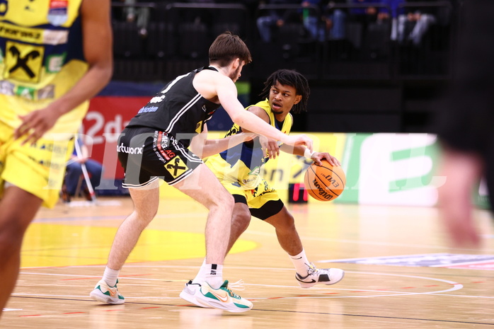 23.04.2024, Graz, Raiffeisen Sportpark Graz, Basketball Superliga 2023/24, Playoffs, Viertelfinale, Spiel 2, UBSC Raiffeisen Graz - Raiffeisen Flyers Wels 