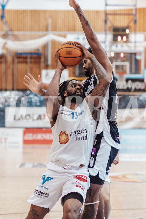 Basketball, Basketball Superliga 2023/24 , VF 2, Oberwart Gunners, Gmunden Swans, Kris Monroe (13), Trey Moses (24)