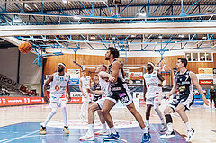 Basketball, Basketball Superliga 2023/24 , VF 2, Oberwart Gunners, Gmunden Swans, Derrek Brooks (11), Edi Patekar (9), Patrick Emilien (15), Munis Tutu (10), Benedikt Guettl (7)