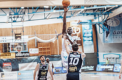 Basketball, Basketball Superliga 2023/24 , VF 2, Oberwart Gunners, Gmunden Swans, Daniel Friedrich (6), Shaquille Rombley (5), Toni Blazan (10)