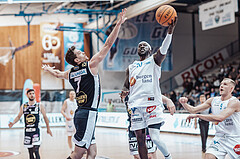 Basketball, Basketball Superliga 2023/24 , VF 2, Oberwart Gunners, Gmunden Swans, Benedikt Guettl (7), Munis Tutu (10)