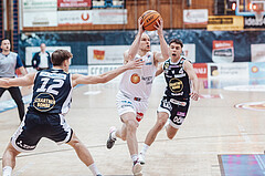 Basketball, Basketball Superliga 2023/24 , VF 2, Oberwart Gunners, Gmunden Swans, Jakob Lohr (12), Sebastian Kaeferle (7), Vuk Zivanovic (4)