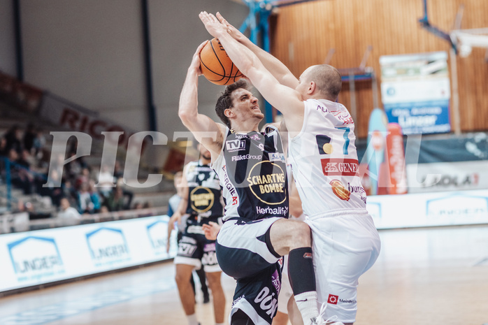 Basketball, Basketball Superliga 2023/24 , VF 2, Oberwart Gunners, Gmunden Swans, Benedikt Guettl (7), Sebastian Kaeferle (7)
