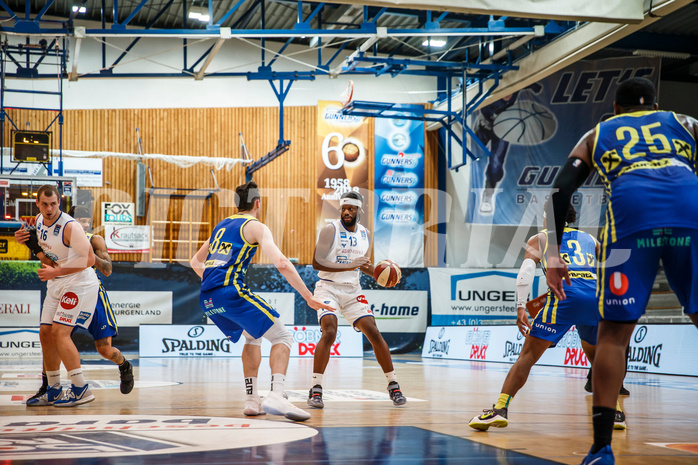Basketball, bet-at-home Basketball Superliga 2020/21, Grunddurchgang, 12. Runde, Oberwart Gunners, UBSC Graz, Quincy Diggs (13)