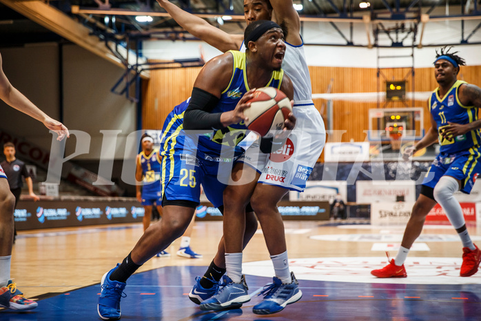 Basketball, bet-at-home Basketball Superliga 2020/21, Grunddurchgang, 12. Runde, Oberwart Gunners, UBSC Graz, Kendall Pollard (25)