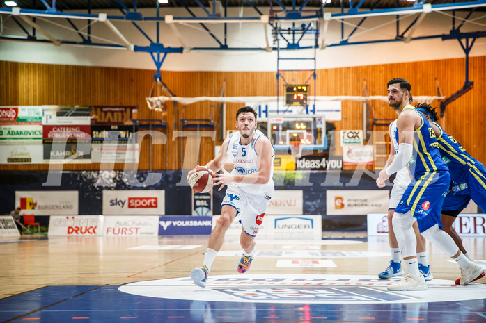 Basketball, bet-at-home Basketball Superliga 2020/21, Grunddurchgang, 12. Runde, Oberwart Gunners, UBSC Graz, Ignas Fiodorovas (5)