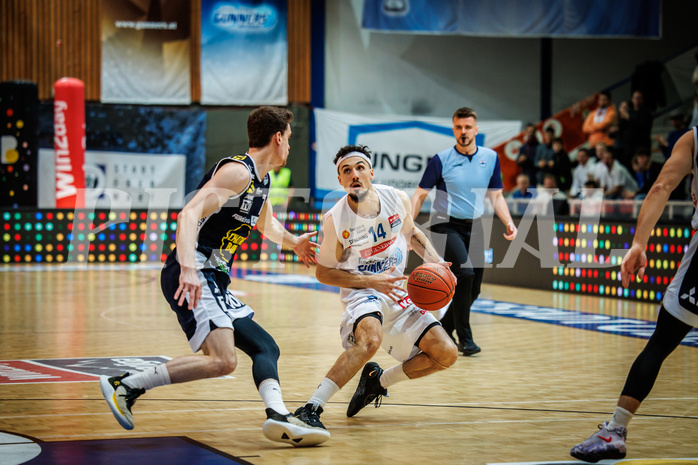 Basketball, Basketball Austria Cup 2022/23, Halbfinale 1, Oberwart Gunners, Gmunden Swans, Derek Hanes (14)