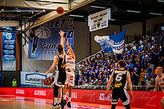 Basketball, Basketball Austria Cup 2022/23, Halbfinale 1, Oberwart Gunners, Gmunden Swans, Derek Hanes (14)