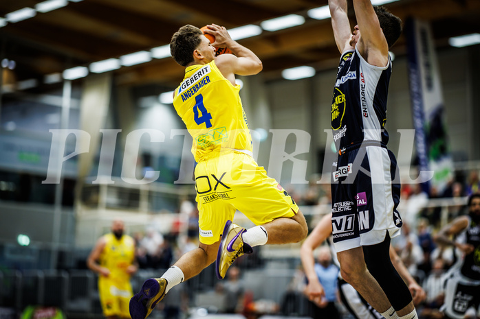 Basketball, Win2Day Superliga 2023/24, Grunddurchgang 4.Runde, SKN St. Pölten, Gmunden Swans, Felix Angerbauer (4)