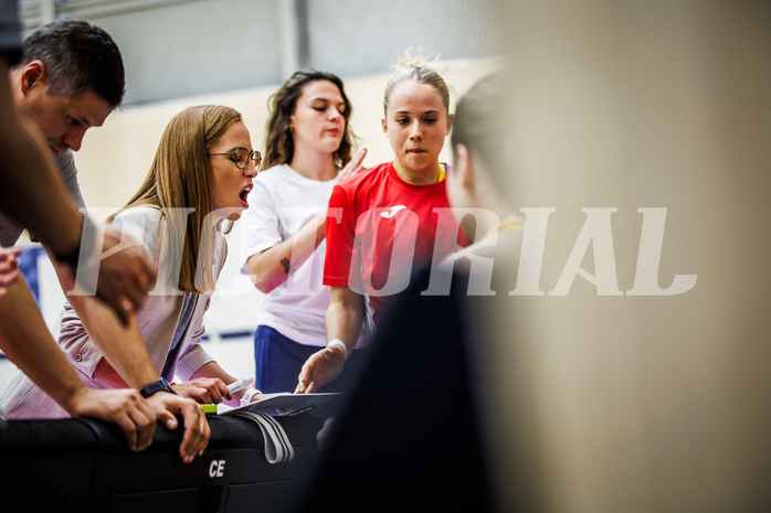 Basketball, Win2Day Basketball Damen Superliga 2023/24, Grunddurchgang 2.Runde, SKN St.Pölten, Basket Flames, Lana Petrovic (Head Coach)