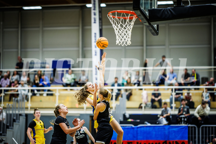 Basketball, Win2Day Basketball Damen Superliga 2023/24, Grunddurchgang 2.Runde, SKN St.Pölten, Basket Flames, Emma Kress (14)