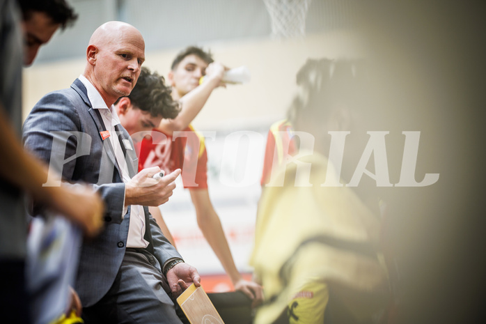 Basketball, Win2Day Superliga 2023/24, Grunddurchgang 4.Runde, SKN St. Pölten, Gmunden Swans, Mike Coffin (Head Coach)