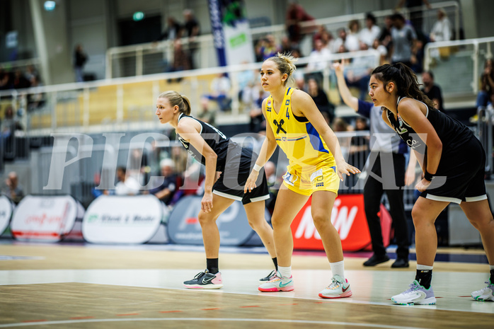 Basketball, Win2Day Basketball Damen Superliga 2023/24, Grunddurchgang 2.Runde, SKN St.Pölten, Basket Flames, Johanna Mölls (4)