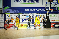 Basketball, Win2Day Superliga 2023/24, Grunddurchgang 4.Runde, SKN St. Pölten, Gmunden Swans, Orri Gunnarsson (29), Janis Tomaschek (14)