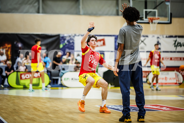 Basketball, Win2Day Superliga 2023/24, Grunddurchgang 4.Runde, SKN St. Pölten, Gmunden Swans, Dimitrije Vukicevic (33)