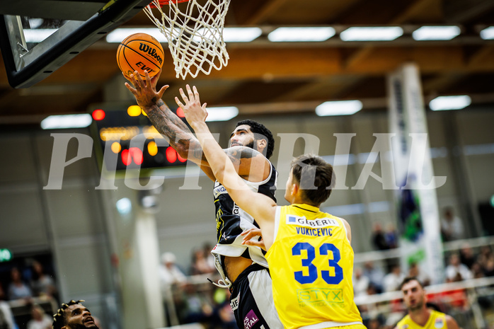 Basketball, Win2Day Superliga 2023/24, Grunddurchgang 4.Runde, SKN St. Pölten, Gmunden Swans, Trey Alex Moses (24)