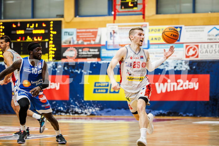 Basketball, win2day Basketball Superliga 2023/24, Halbfinale Spiel 5, Traiskirchen Lions, Oberwart Gunners, Edgars Lasenbergs (25)