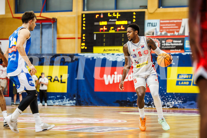 Basketball, win2day Basketball Superliga 2023/24, Halbfinale Spiel 5, Traiskirchen Lions, Oberwart Gunners, Davon Clare (5)