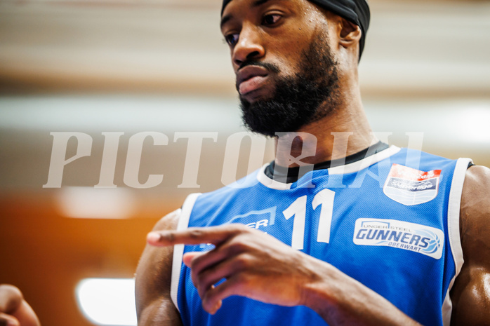 Basketball, win2day Basketball Superliga 2023/24, Halbfinale Spiel 5, Traiskirchen Lions, Oberwart Gunners, Derrek Brooks Jr. (11)