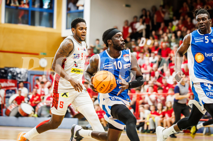 Basketball, win2day Basketball Superliga 2023/24, Halbfinale Spiel 5, Traiskirchen Lions, Oberwart Gunners, Munis Tutu (10)