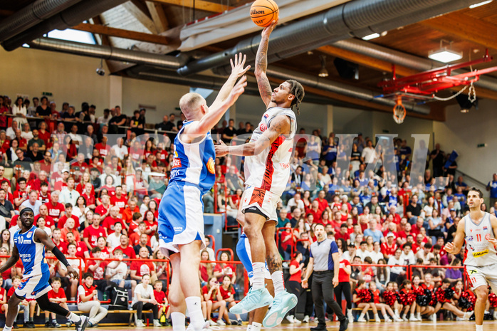 Basketball, win2day Basketball Superliga 2023/24, Halbfinale Spiel 5, Traiskirchen Lions, Oberwart Gunners, Demarcus Demonia (4)