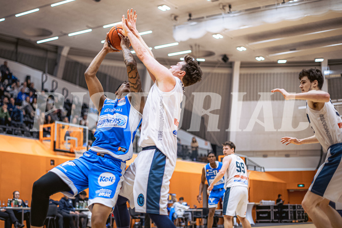 Basketball, Win2Day Superliga 2022/23, Grunddurchgang 19.Runde, Vienna Timberwolves, Oberwart Gunners, Rob Howard (5), Philipp D’Angelo (9)