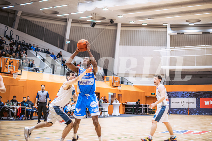 Basketball, Win2Day Superliga 2022/23, Grunddurchgang 19.Runde, Vienna Timberwolves, Oberwart Gunners, Shaquille Walters (13)