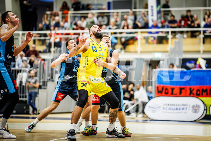Basketball, Win2Day Superliga 2023/24, Grunddurchgang 6.Runde, SKN St. Pölten, Vienna Timberwolves, Nebosja Dukic (13)