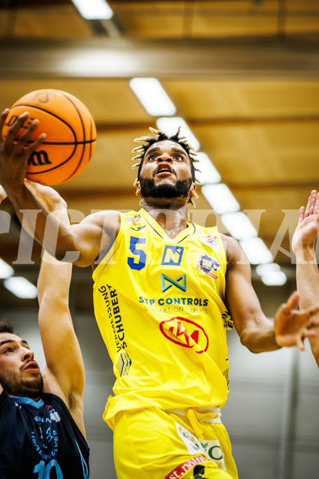 Basketball, Win2Day Superliga 2023/24, Grunddurchgang 6.Runde, SKN St. Pölten, Vienna Timberwolves, Michael Anthony Randolph Jr. (5)