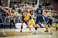 Basketball, Win2Day Superliga 2023/24, Grunddurchgang 6.Runde, SKN St. Pölten, Vienna Timberwolves, Philipp D'Angelo (9), Matej Kavas (40)