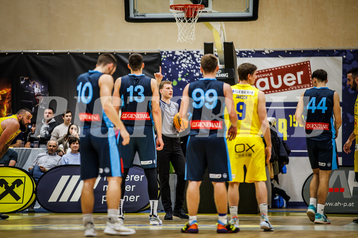 Basketball, Win2Day Superliga 2023/24, Grunddurchgang 6.Runde, SKN St. Pölten, Vienna Timberwolves, SR Timo Axmann
