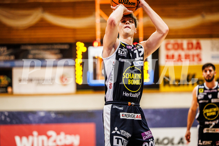 Basketball, win2day Basketball Superliga 2023/224, Grunddurchgang Runde 6, BBC Nord Dragonz, Gmunden Swans, Jakob Lohr (12)