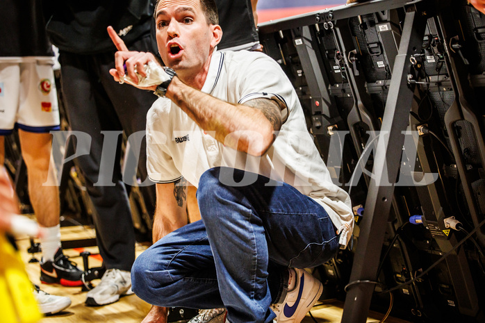 Basketball, win2day Basketball Superliga 2023/224, Grunddurchgang Runde 6, BBC Nord Dragonz, Gmunden Swans, Felix Jambor (Head Coach)