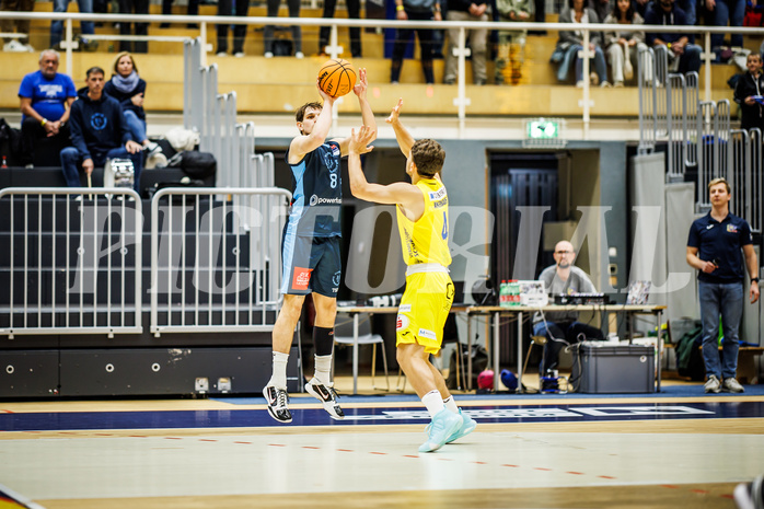 Basketball, Win2Day Superliga 2023/24, Grunddurchgang 6.Runde, SKN St. Pölten, Vienna Timberwolves, Elias Wlasak (8)